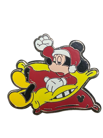4597 MICKEY ON PILLOW 22 4 091238