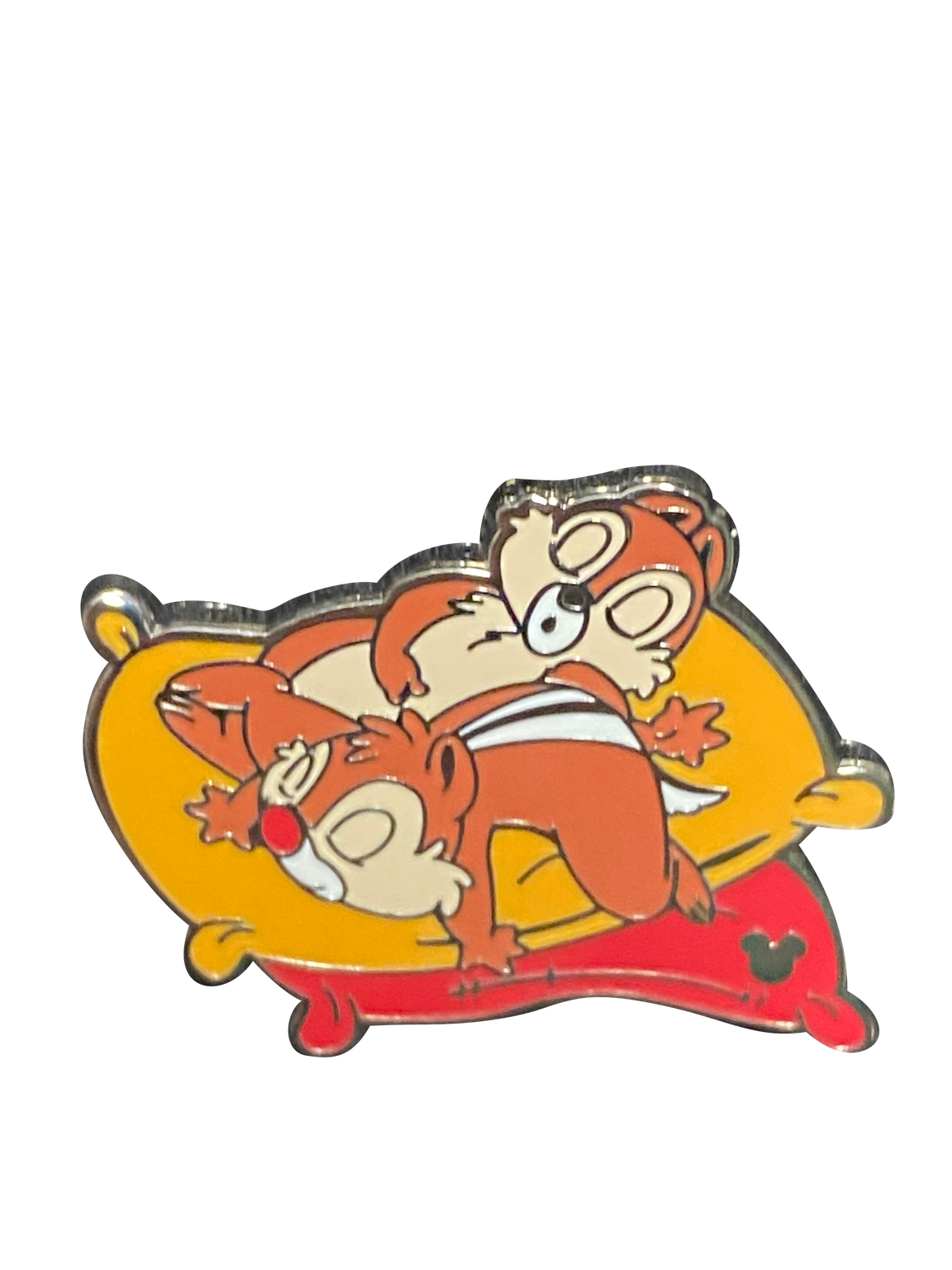 4936 CHIP AND DALE ON PILLOW 22 4 095185