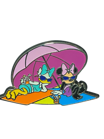 4202 MINNIE AND DAISY SUNBATHING 22 8 089361