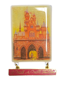 A WALK IN WALT'S FOOTSTEPS DANGLE 28 3 017799