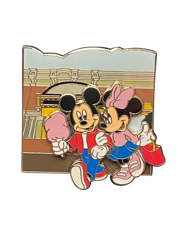 MICKEY AND MINNIE ON MAIN STREET 29 7 089825