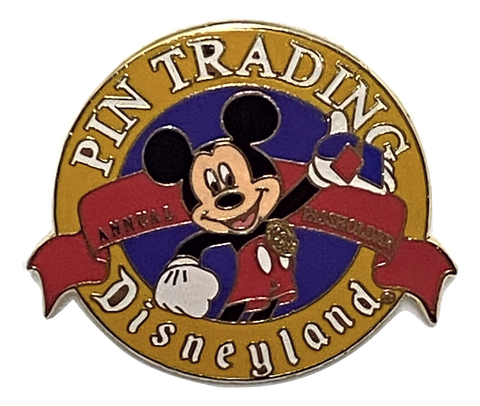 DISNEYLAND PIN TRADING | SALE