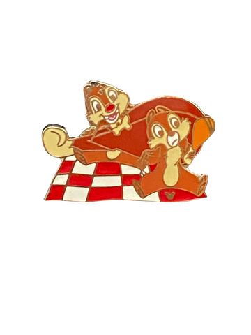 CHIP AND DALE ON BLANKET TURKEY LEG 37457 | BAG TWO