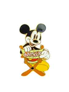 MICKEY IN STUDIO CHAIR 1674 | BAG THREE