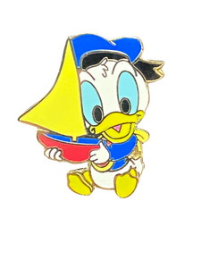 BABY DONALD WITH YELLOW RED AND BLUE BOAT 30216 | BAG THREE