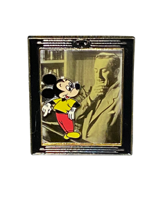 WALT PICTURE HAND ON CHIN MICKEY ON PIC 015314 | BAG SIX