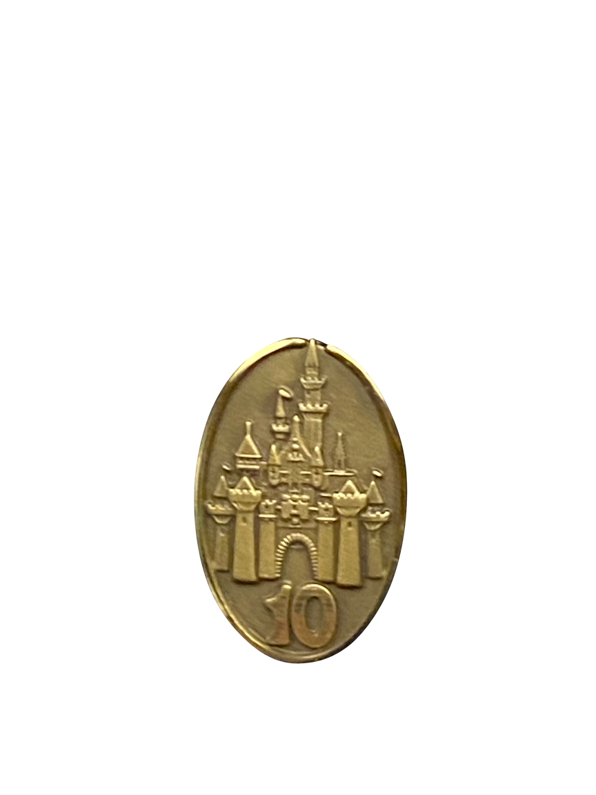 10 YEAR SERVICE PIN CASTLE   000442