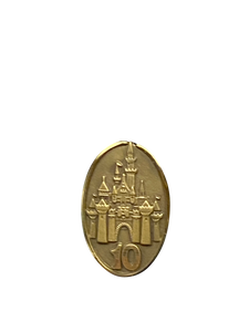 10 YEAR SERVICE PIN CASTLE   000442