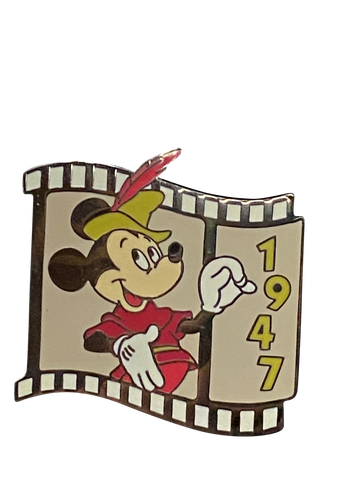 1735 MICKEY ON FILM STRIP 1947 000540