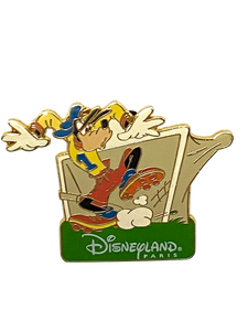 DISNEYLAND PARIS SOCCER GOOFY | 10SALE