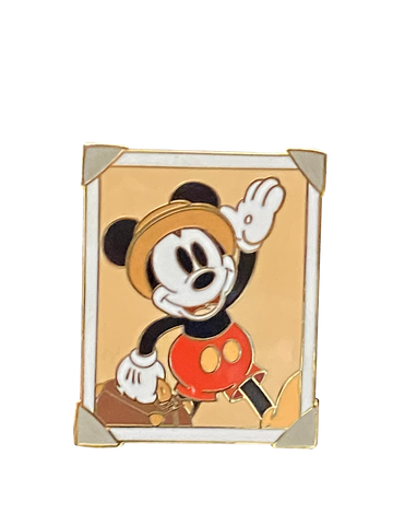 3569 MICKEY WAVING IN PHOTO 7 4 009348
