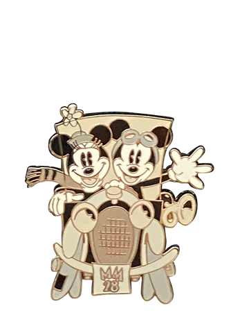 1480 MICKEY AND MINNIE B/W OLD CAR 7 5 031895