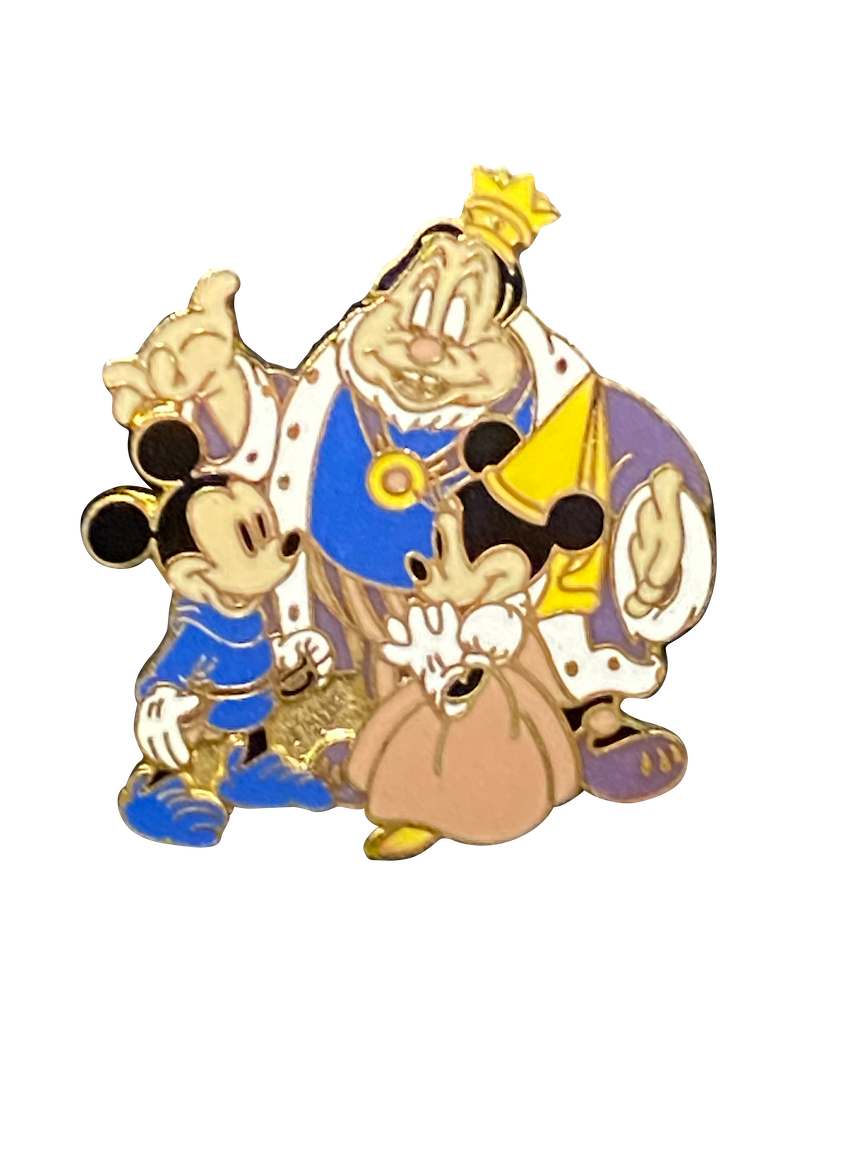 1738 MICKEY MINNIE AND KING 7 9 1996 CONVENTION 004577