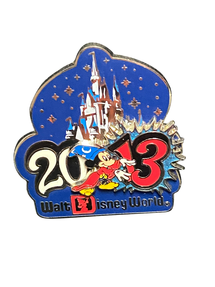 5218 2013 MICKEY AND CASTLE WDW 8 6 093947