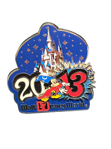 5218 2013 MICKEY AND CASTLE WDW 8 6 093947