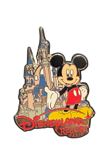 DISNEYLAND PARIS CASTLE AND MICKEY 8 7 023127