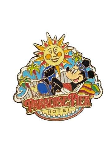 PARADISE PIER HOTEL MICKEY LOUNGING 11 7 019777