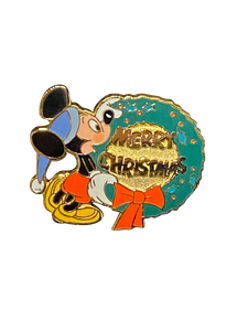 MICKEY HOLDING WREATH MERRY CHRISTMAS 12 1 028041
