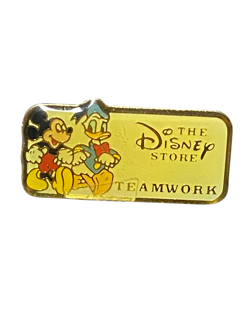 2440 THE DISNEY STORE TEAMWORK 12 4 001262