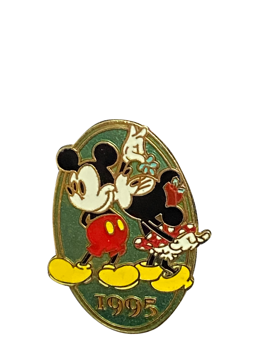 2610 MINNIE KISSING MICKEY 1995 12 10 001471