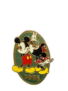 2610 MINNIE KISSING MICKEY 1995 12 10 001471