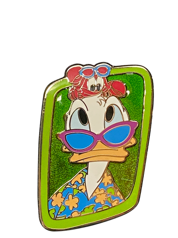 3633 DONALD WITH CRAB ON HEAD 14 7 108894