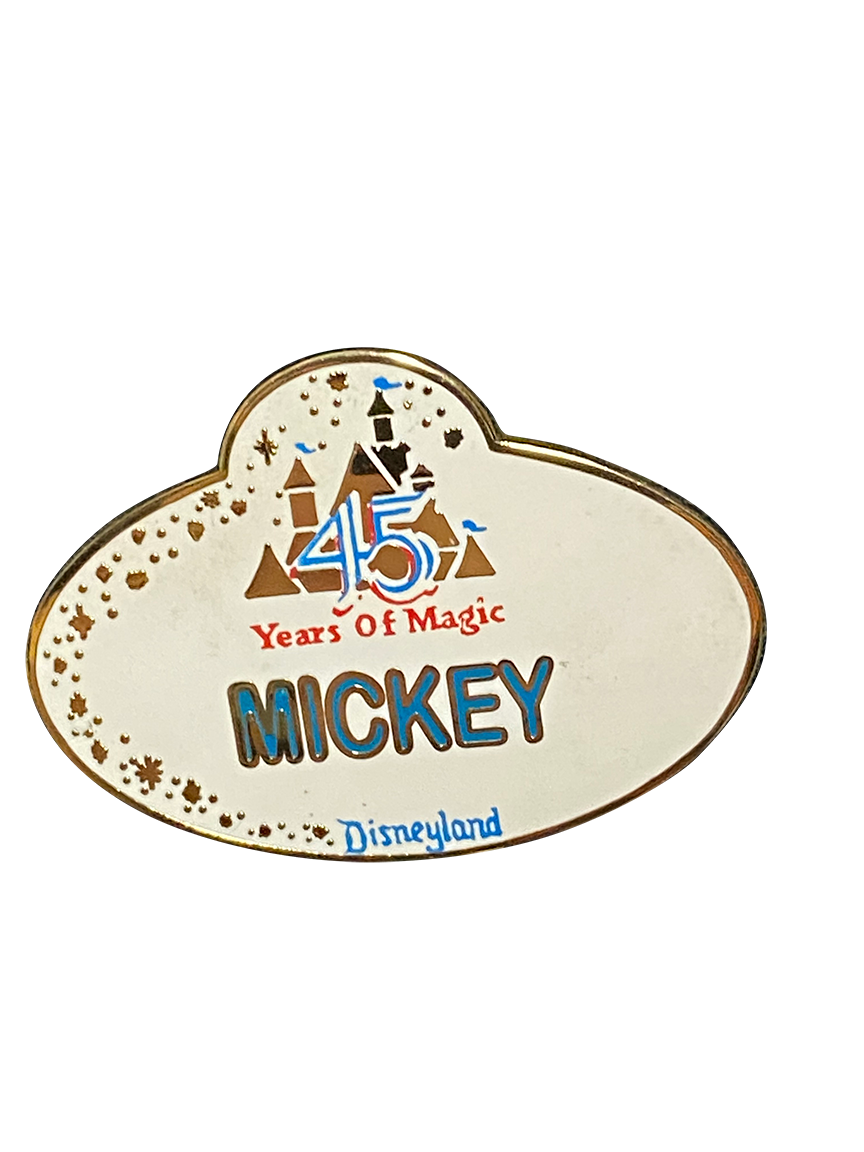 MICKEY 45 YEARS OF MAGIC BADGE 16 4 000848