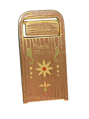 3208 TRASH CAN FANTASYLAND 16 5 006567