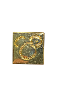 3439 GOLD MICKEY VIP PIN 16 8 001719